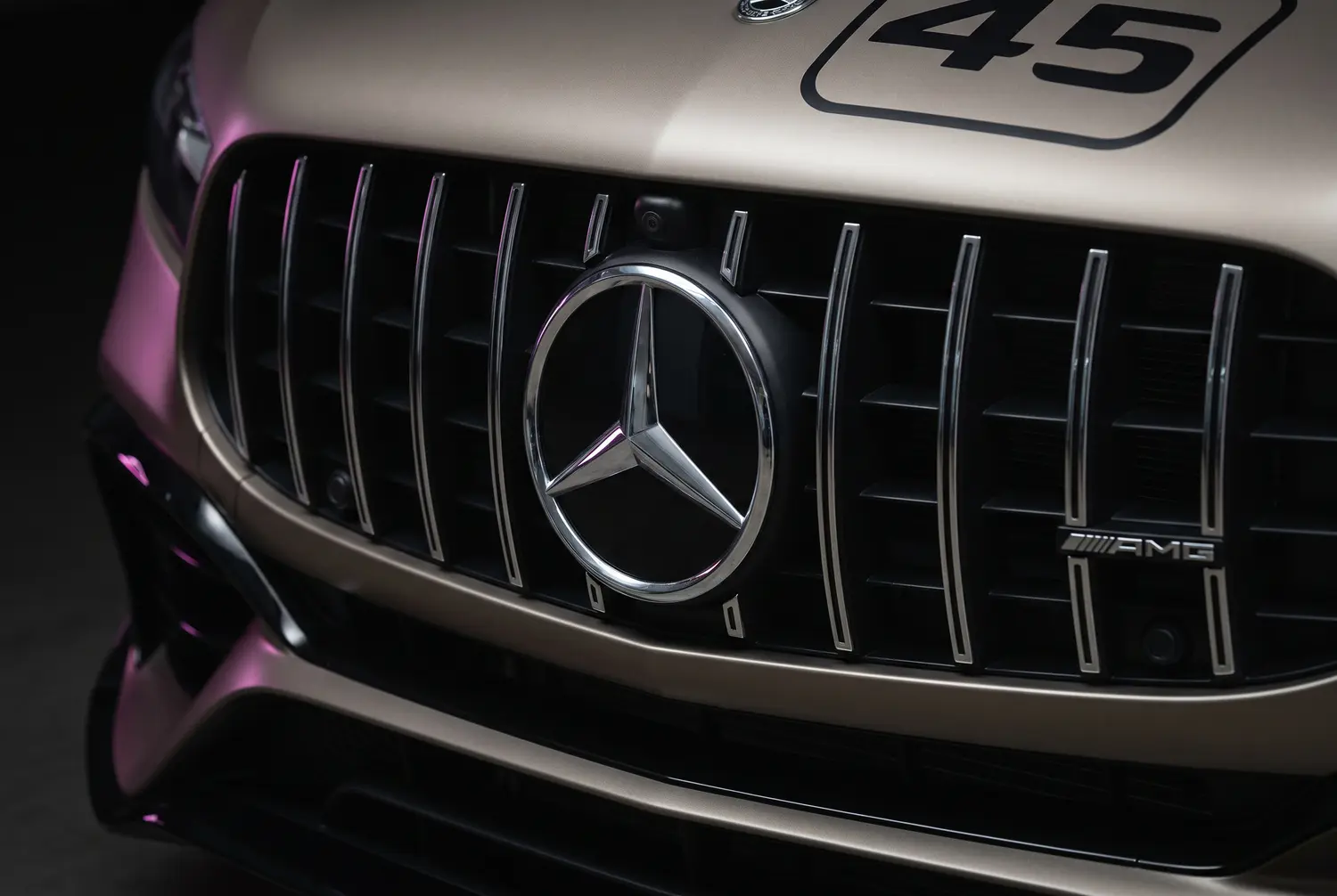 Mercedes-AMG A45 S a noleggio a Roma — dettaglio