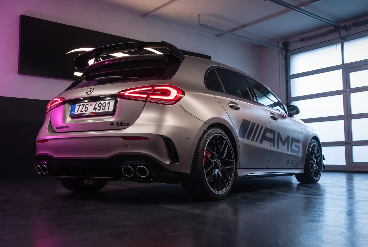 Mercedes-AMG A45 S a noleggio a Roma — posteriore