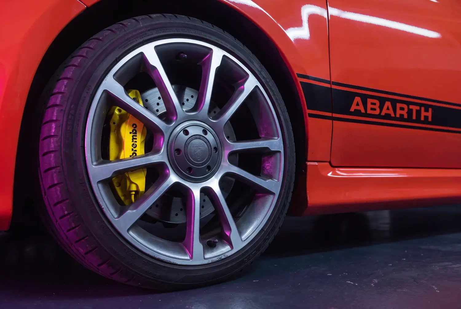 Abarth 695 Esseesse a noleggio a Roma — dettaglio