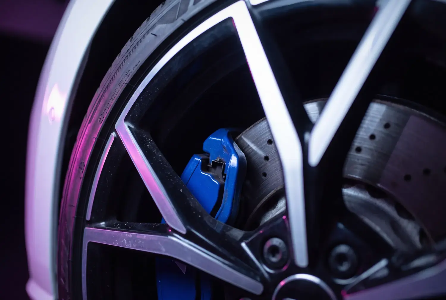 Volkswagen Golf R a noleggio a Roma — dettaglio