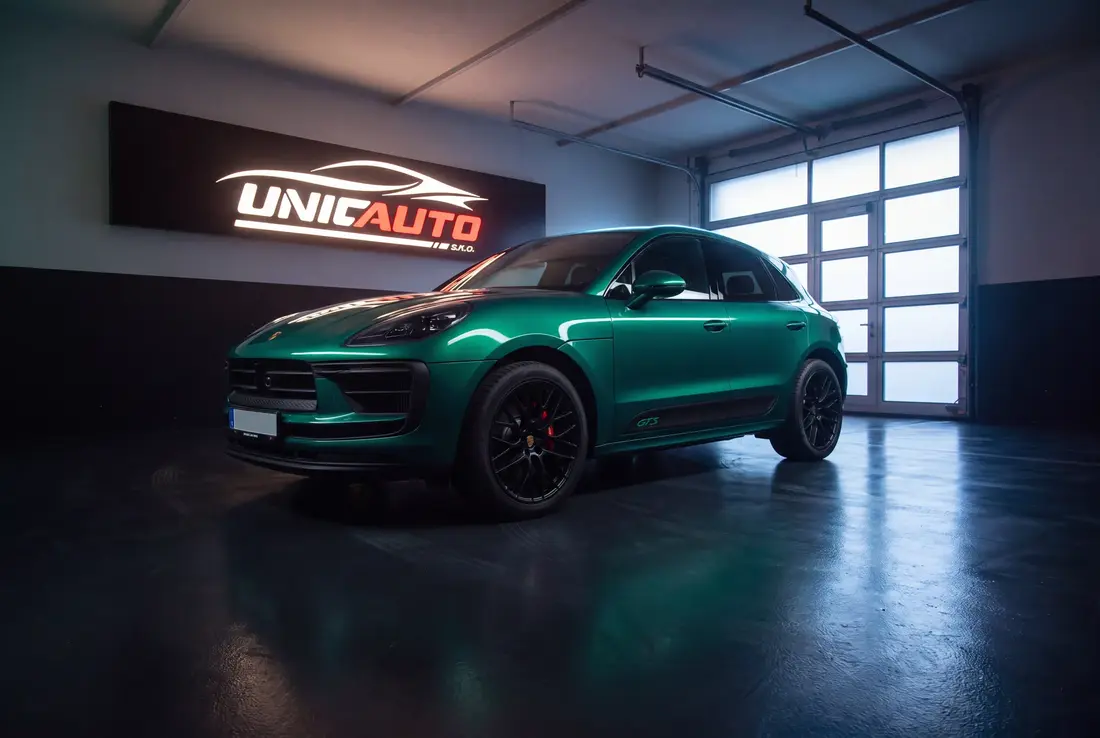 Porsche Macan GTS a noleggio a Roma