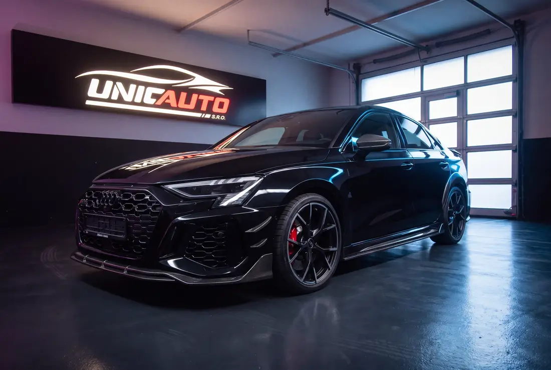 Audi RS3 Sportback a noleggio a Roma